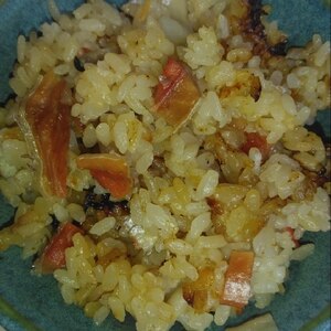 [炊飯器]鮭トバ炊き込みごはん